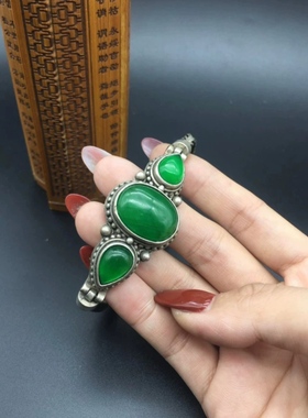 做旧白铜镀银镶嵌仿真宝石手镯