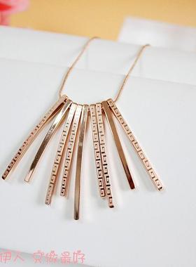 玫瑰金色简洁风流苏印花长条短链