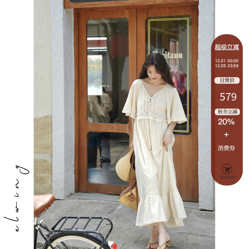 纯棉刺绣镂空蕾丝拼接连衣裙