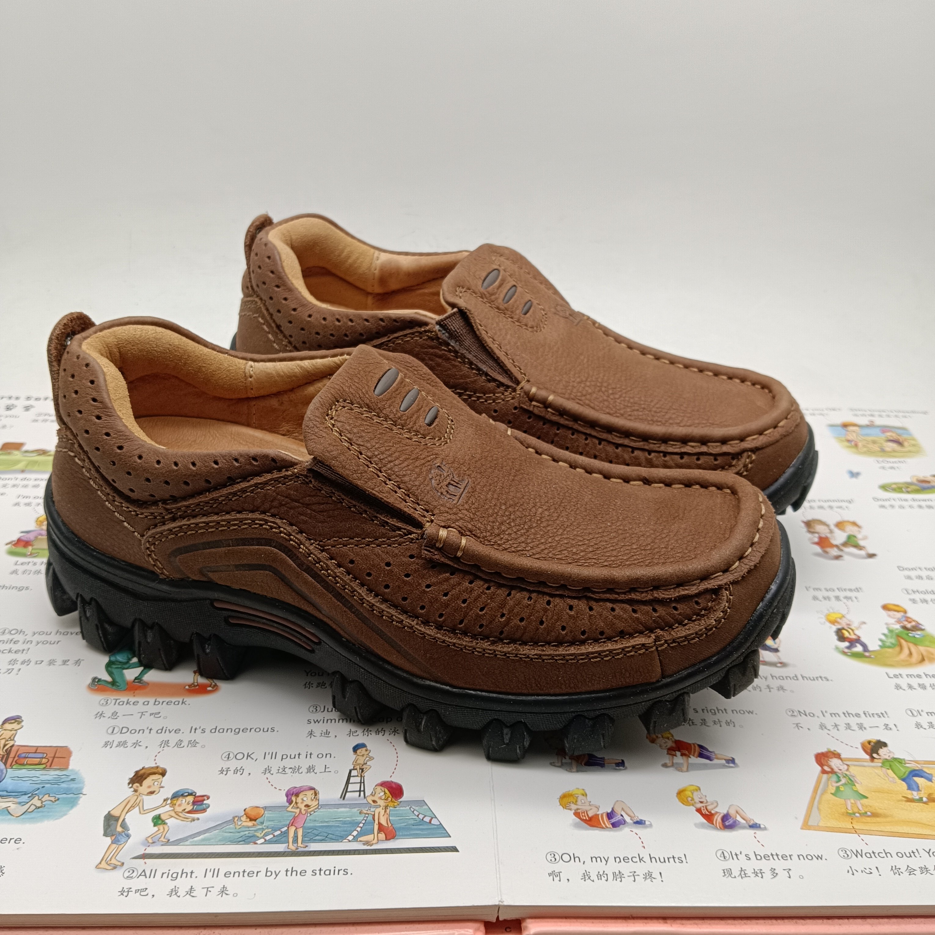 35码女鞋真皮妈妈鞋户外休闲皮鞋防滑套脚徒步登山鞋工装鞋大头鞋