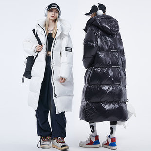 韩版 黑色羽绒服男女同款 2025年新款 长款 加厚超长过膝亮面外套 冬季
