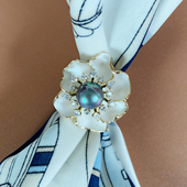 山茶花丝巾扣女高档礼物百搭配饰围巾披肩扣多功能固定打结扣