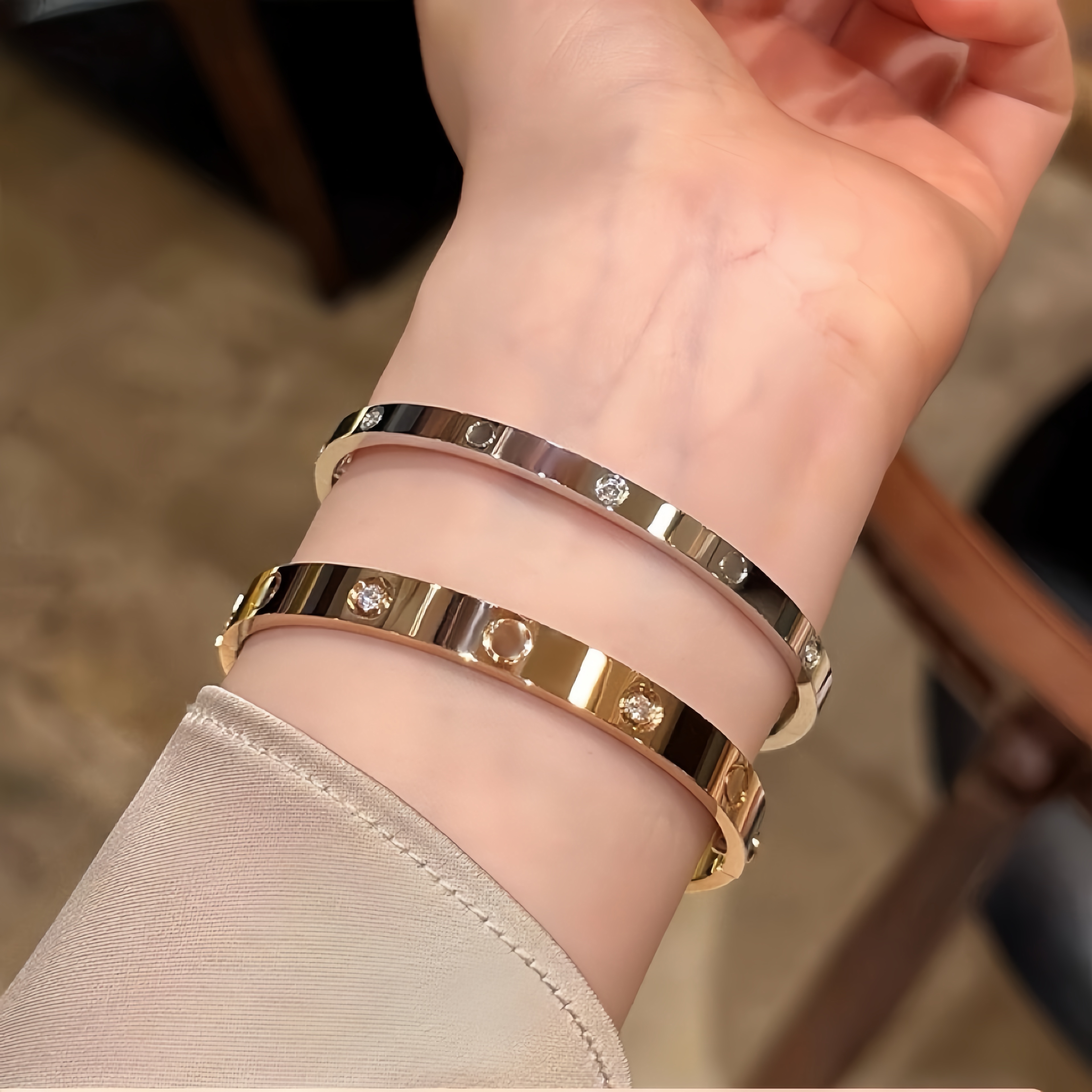 18k玫瑰金宽版情侣love手镯女750K金经典款镶钻窄版满天星手环男