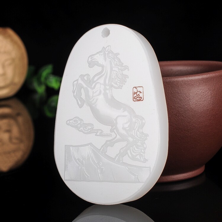 和田玉生肖马挂件白玉马吊坠马到成功牌子天然玉马玉挂件玉项链坠