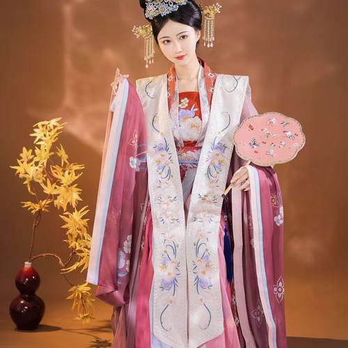 出租宋制汉服女霞披款中式婚礼敬酒出门婚服元旦节舞台表演走秀 - 封面