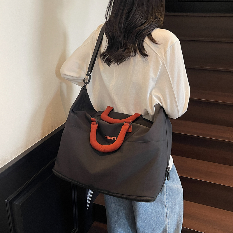 女士外出旅行包时尚高颜值轻便大容量行李袋高级感短途手提单肩包