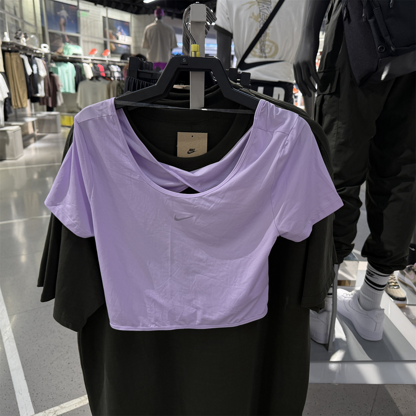 nike耐克女夏季薄款纽结设计露背运动跑步训练速干短袖T恤FN2852