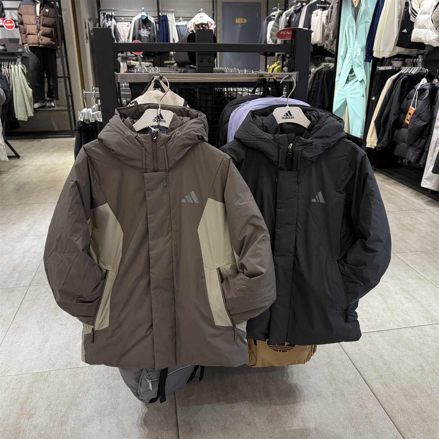 阿迪达斯男子拼色羽绒服冬季保暖防寒外套夹克KC2507KC2508KC2509