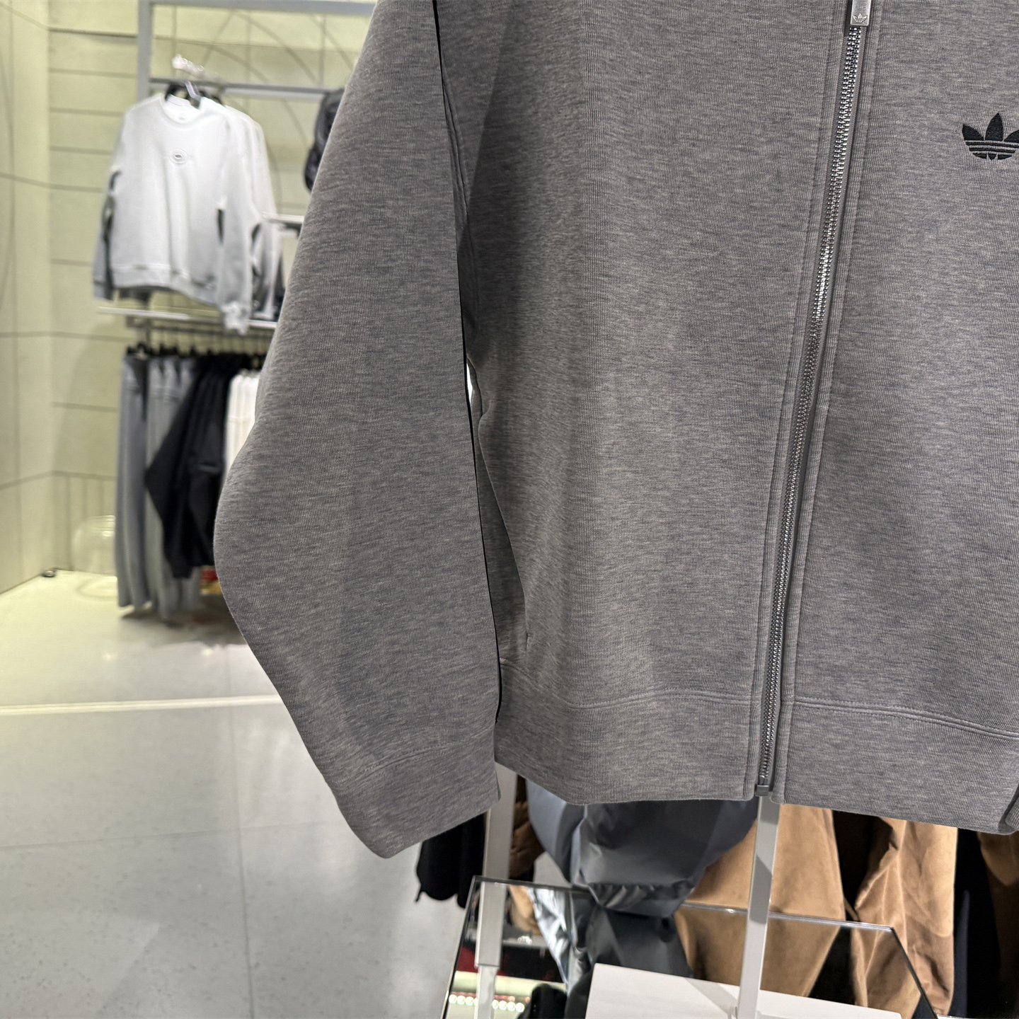 Adidas/阿迪达斯三叶草2025女运动宽松拉链连帽夹克外套JY2620