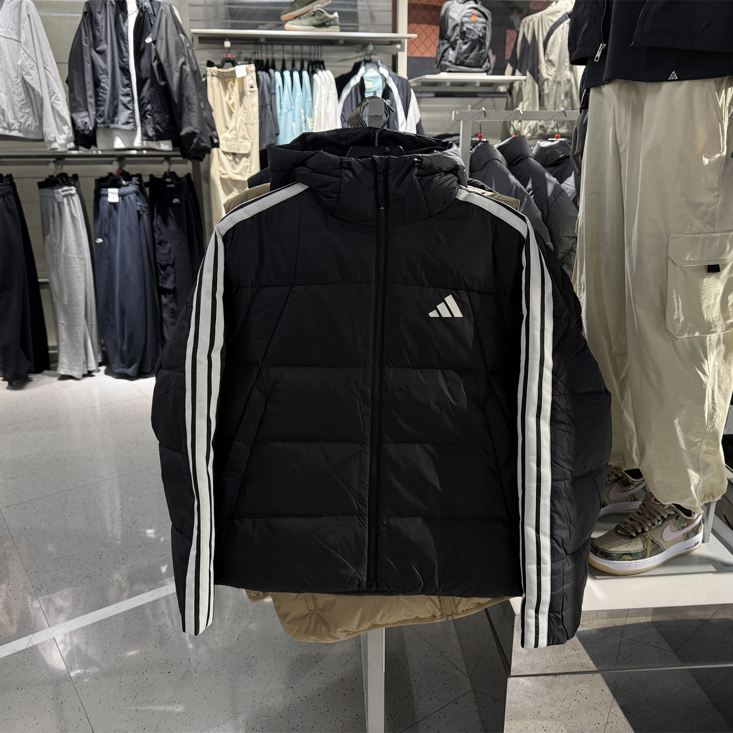 正品阿迪达斯男女同款冬季加厚抗寒防风羽绒服外套 KC2494 KC2493