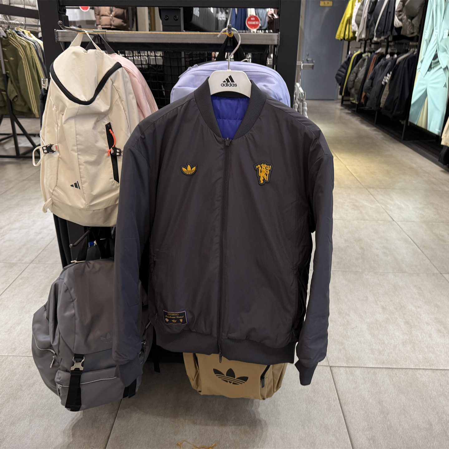 正品adidas阿迪达斯男子足球双面穿运动棉服休闲夹克外套 JN2831