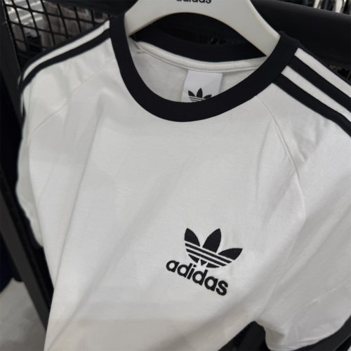 阿迪达斯/Adidas三叶草 Jennie同款休闲运动T恤短袖 KB2460