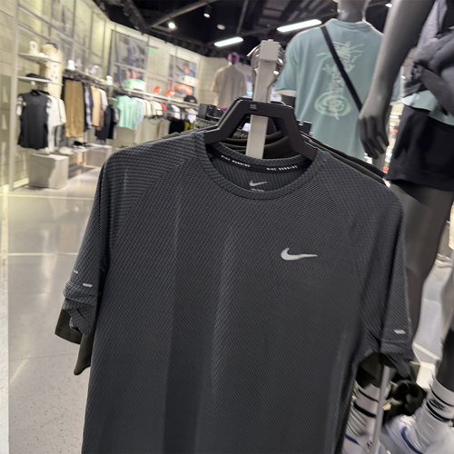 耐克Nike2025夏新款男子运动舒适透气速干短袖T恤 HV2208-499-010