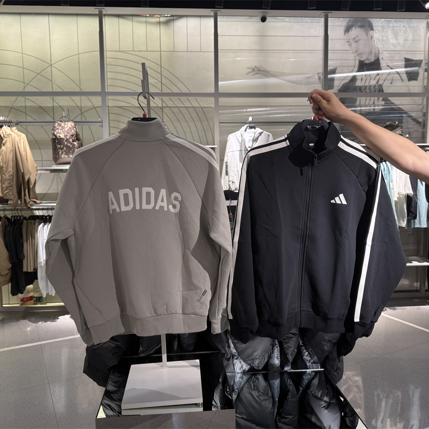 阿迪达斯男子秋季运动休闲经典三条纹立领夹克外套KC2884 KC2848