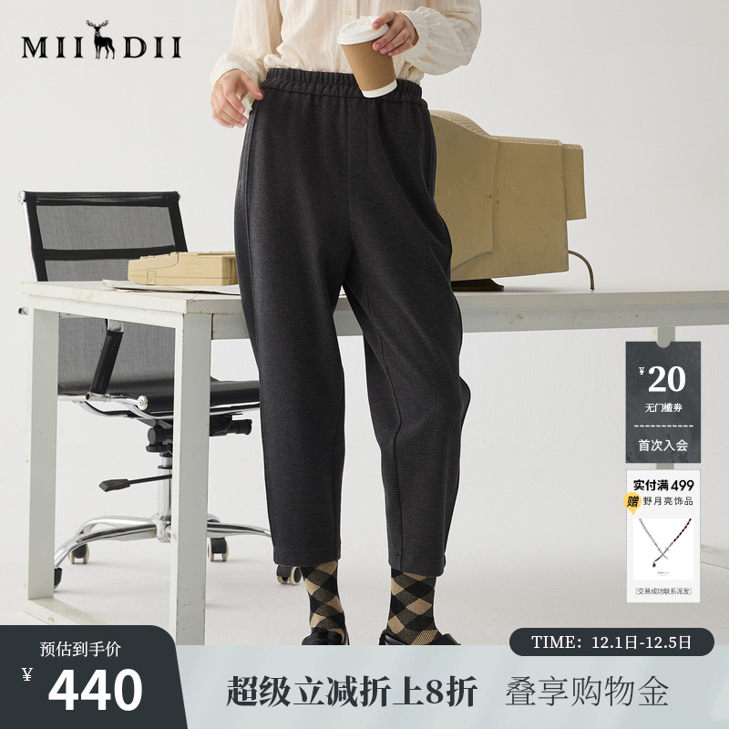 侧面拼缝线，增加视觉层次，腰头松紧带调节