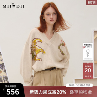 谜底套头针织女2025秋回归乡野复古文艺百搭V领绣花毛衣253MZ1348