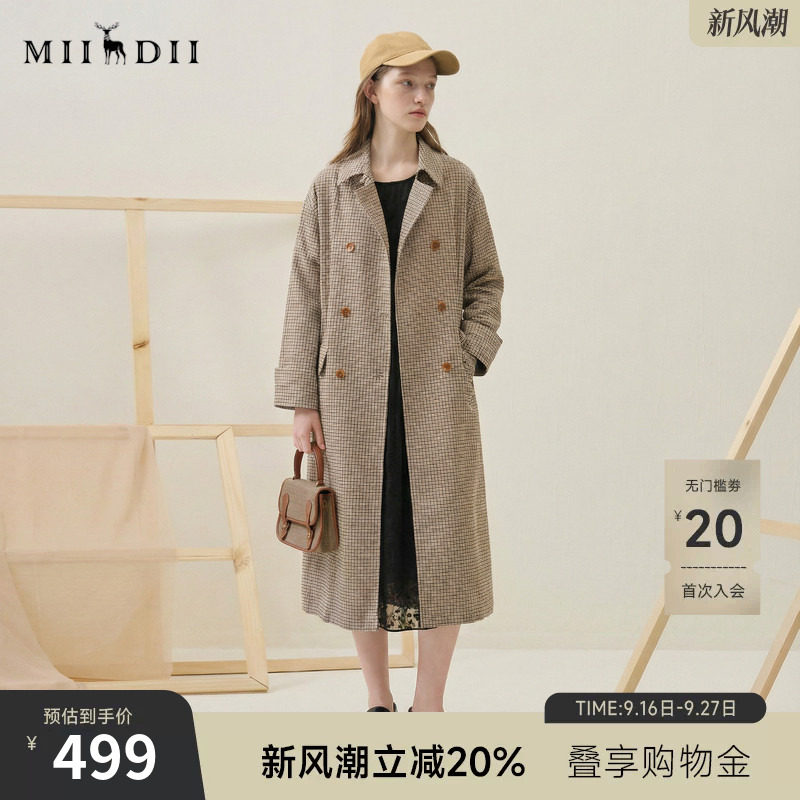 谜底细格纹风衣女士2025春新款复古翻领宽松双排扣外套257ME7301										
