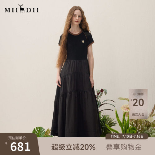 细针工艺，拼接梭织面料，小章点缀浪漫随性