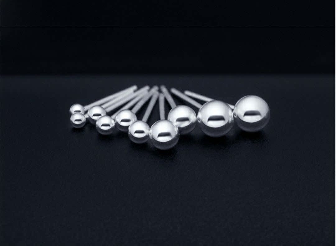 s990纯银首饰精品迷你光面圆球小耳钉情侣女士款激光雕刻名字图案