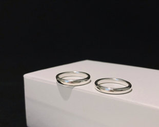 999足银光面素圈戒指情侣经典简约手工银饰质感男女加大小尾指环