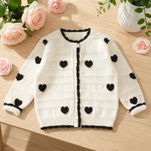新款女童毛衣开衫棉线针织衫宝宝黑白桃心小女孩休闲针织开衫外套