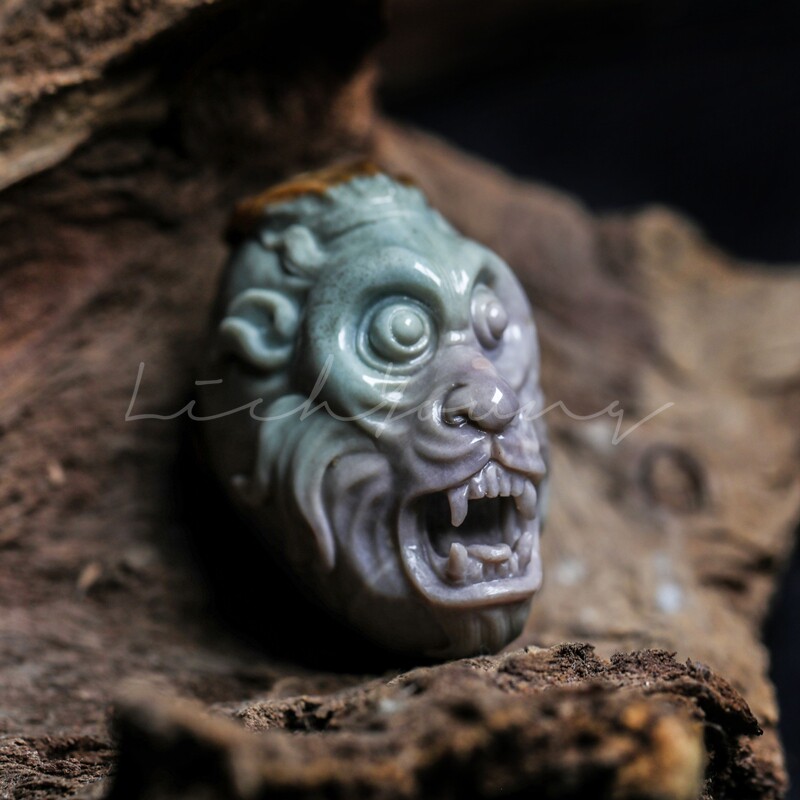 阿拉善玛瑙/玉髓 | 俏色 | 手工雕刻 | 大猿王 吊坠/把件