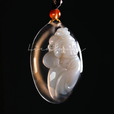 《无尽美好的事物》阿拉善玛瑙玉透光俏色料手工雕刻四大美人吊坠