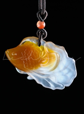 阿拉善玛瑙/玉髓 | 俏色透光 | 手工雕刻 | 浮游金鱼吊坠项链套装