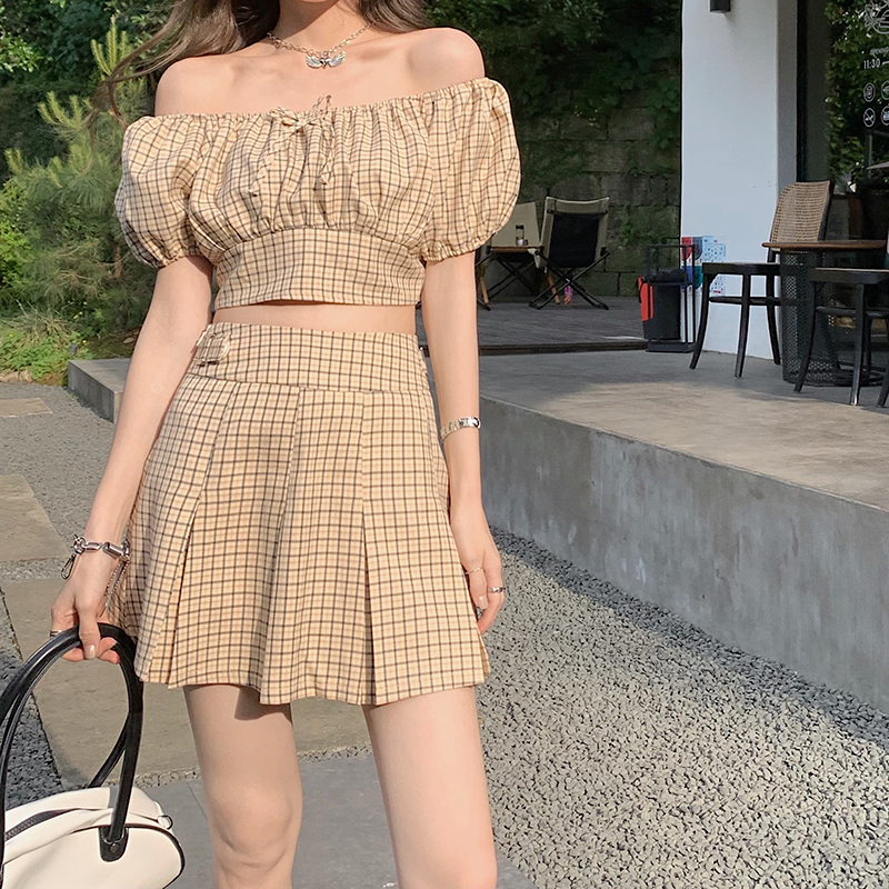 Real price lattice two piece suit with one neck bubble sleeve jacket + high waist and thin pleated A-line skirt