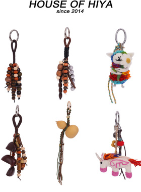 HOUSE OF HIYA新款小众极简风串珠果壳挂件可爱毛绒包包挂件