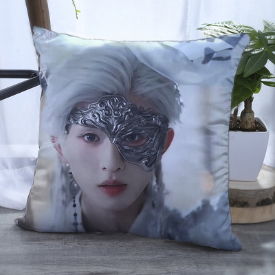 陈添祥短剧演员写真周边同款抱枕高颜值午睡枕头爆款男女闺蜜礼物