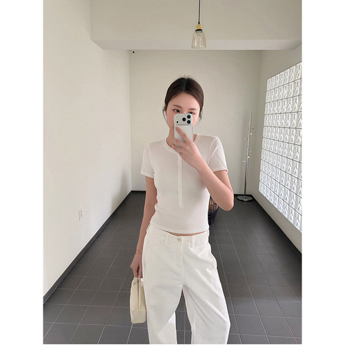 设计感纽扣圆领针织短袖T恤女夏气质简约休闲百搭显瘦上衣女