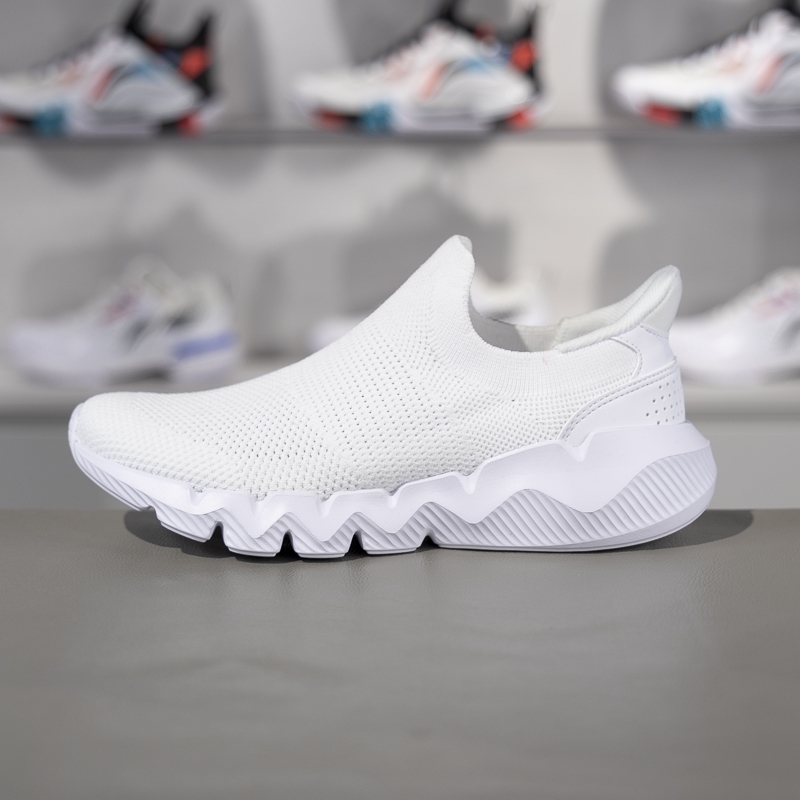 李宁休闲鞋女子2024夏季新款轻便网面透气一脚蹬运动鞋AGCU258