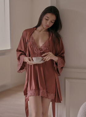 管阿姨A065性感V领吊带睡裙蕾丝真丝感纯欲睡衣高级感家居服套装