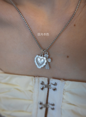 匡舟本色 个性复古黑哥特 甜酷少女十字架雕刻爱心花边 吊坠项链