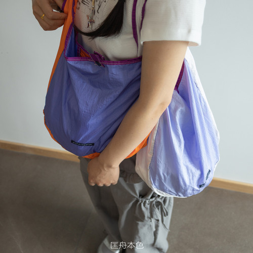 ticke* to the mo*n 小众设计款撞色徒步户外轻便速干单肩斜挎包