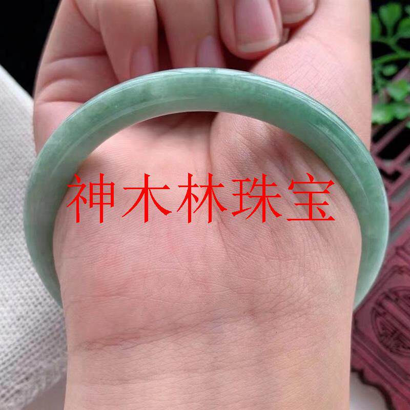 精品缅甸冰糯种豆绿翡翠色手镯圆条浅绿细条叮当美人镯翡翠色玉镯