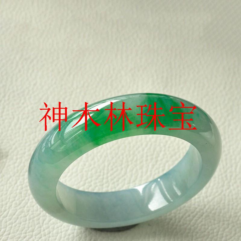 精品缅甸老坑翡翠色冰种白青底椭圆形玉镯子阳绿飘花古风玉镯女款