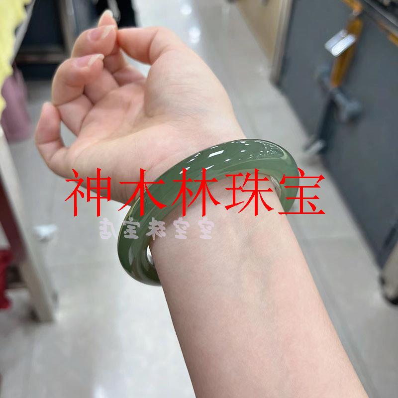 高冰种青白玉湖水绿新疆玉石手镯正圈扁条晴水细款镯茶色显白款镯
