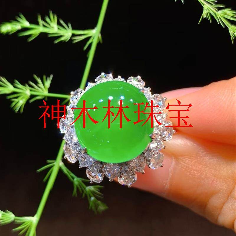 缅甸帝王绿蛋面翡翠色戒指镶嵌高冰种鸽子蛋戒面田园绿翠色玉戒指
