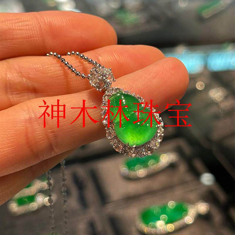 翡翠色玉葫芦吊坠包银边镶钻绿玉石坠子正阳绿劲饰女款玉项链毛衣