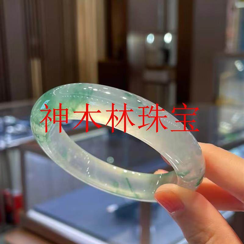 冰种甜绿飘花翡翠色玻璃种玉手镯