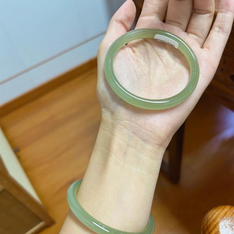 新疆和田玉冰糯种晴水手镯青海料青玉湖水绿细圆条叮当美人镯百搭