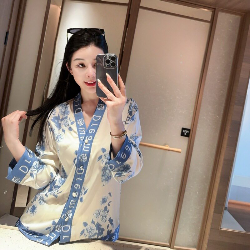【微光轻缦】睡衣女春季新款长袖V领高级休闲气质长袖长裤家居服