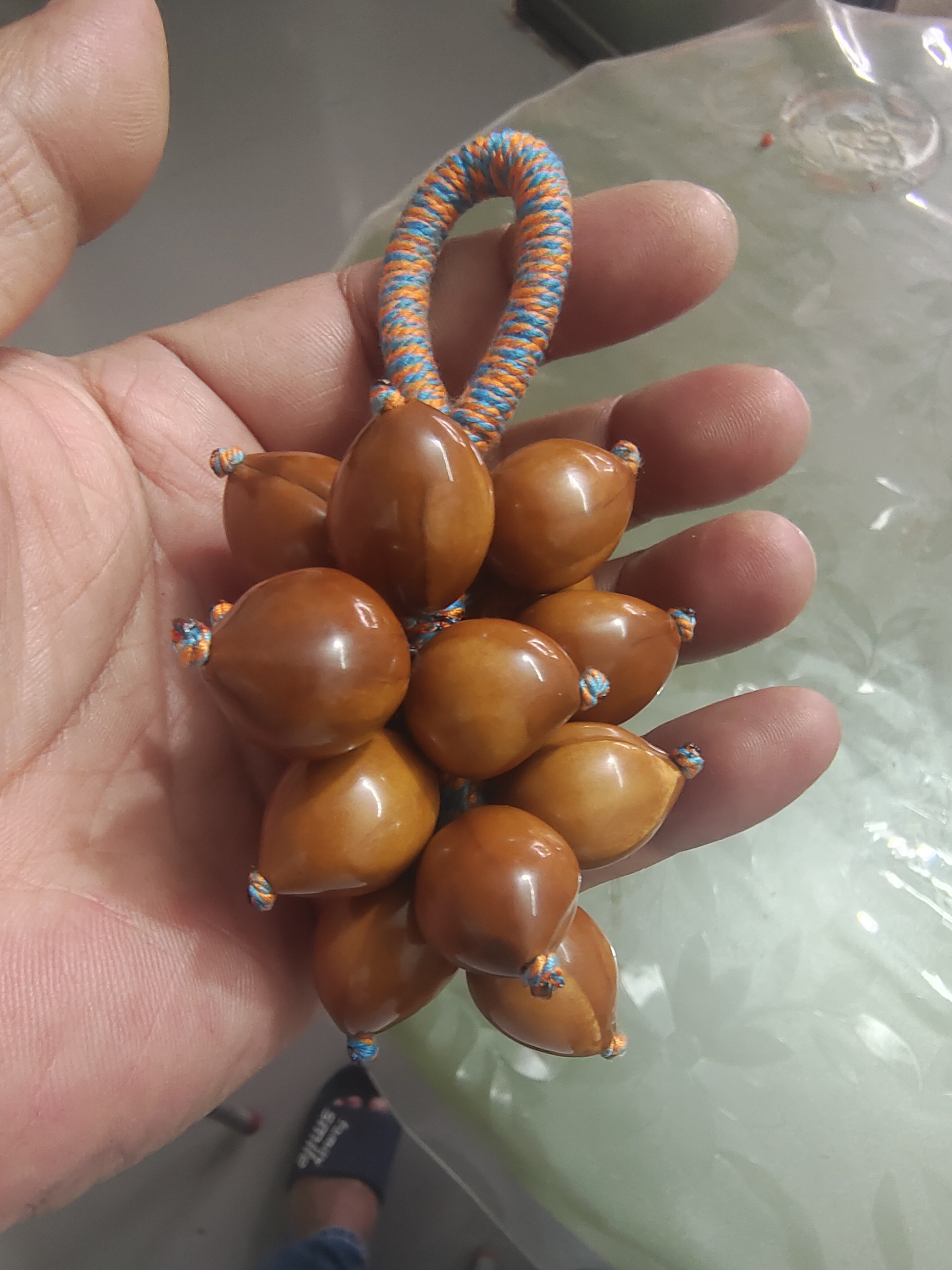 网红葡萄手串橄榄核雕刻寿桃车挂包挂纯手工18颗手串手持高抛光