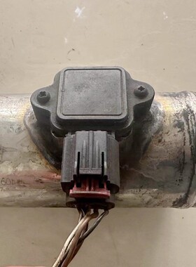 纳威斯达迈斯福3.2发动机160马力进气流量计7002460C1空气流量计