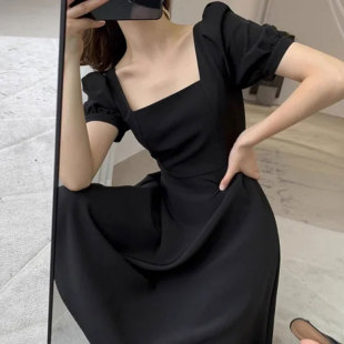 2024夏季韩版新款复古赫本风小黑裙胖妹妹收腰显瘦方领连衣裙女装