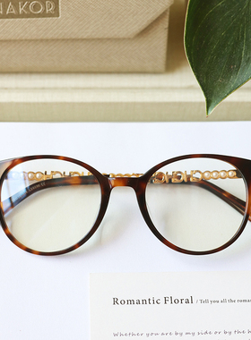 2025年新款高档板材框烫金logo皮穿链设计素颜平光镜片女