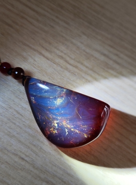 天然琥珀蜜蜡缅甸紫罗兰棕血蜜蓝血珀吊坠把件打白光蓝膜