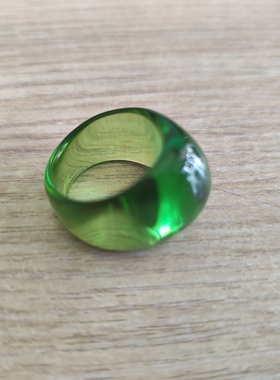 中东蜜蜡翡翠绿晶蜡戒指时尚饰品